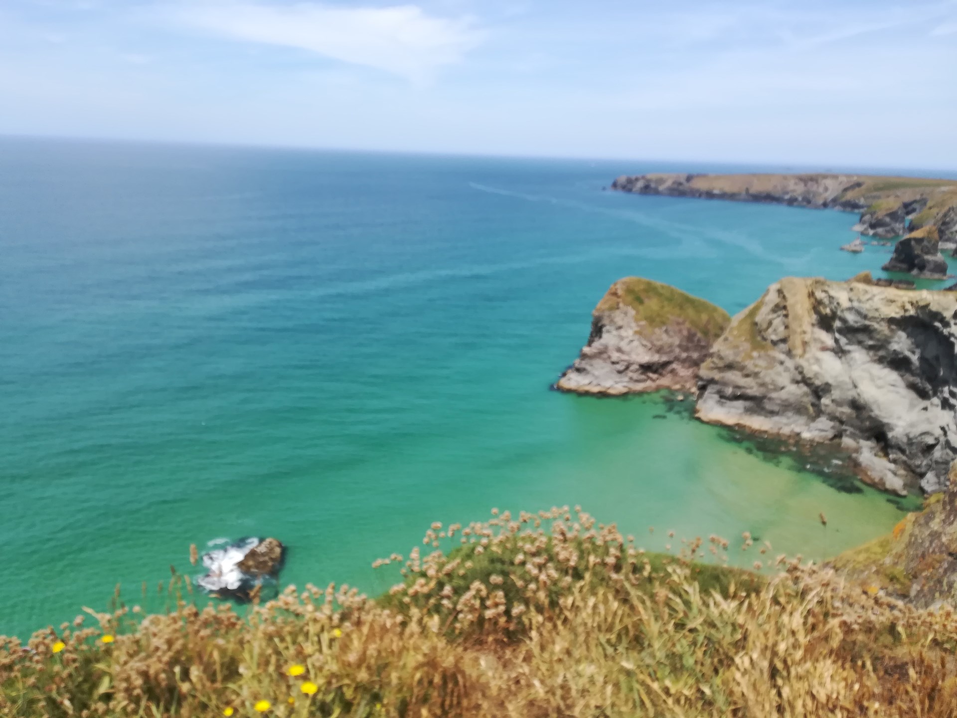 Hi Ross
Good to know that you now have access to an i-Pad.  Hope that this means that soon you will be able to read these messages of support. Glad too that you can Facetime and keep in touch with Jane and your lovely family.
Hope that you can rest, relax and recover from your surgery and wishing you well in  the next stage of your recovery. Hope that this picture of the sea aids that process!!
Please know how much we're thinking of you
Our love
Aunty Sylvia, Karen and Patrick xxxx