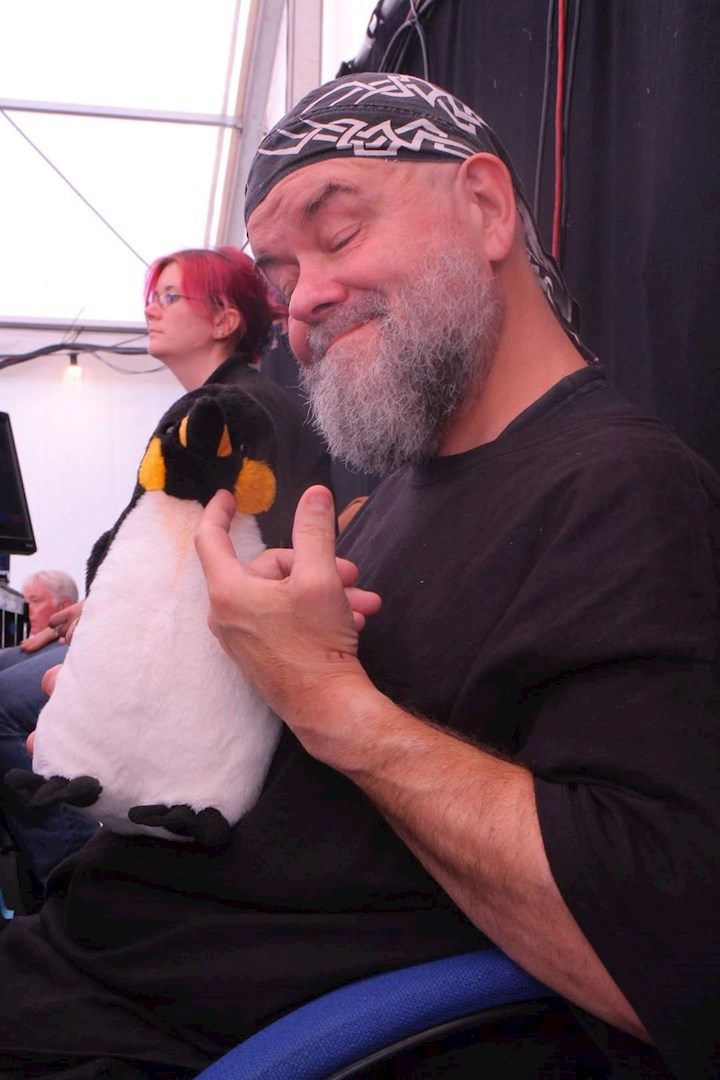 Hi Neil!
I'm missing you a lot and can't wait for you to be out and with all of us who love you again. 

Well done for all the amazing progress you have already made. You really are an inspiration!

Anyway just wanted to send some love n healing vibes your way!

Nile M x